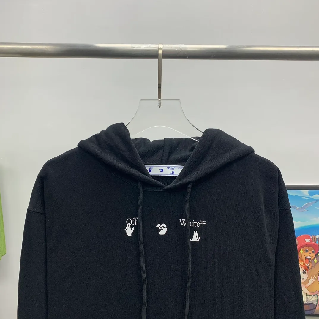 [New] Top tested version, the new OFF-WHITE water droplets dissolve ice cream, glue arrows, same style hooded sweatshirts for male and female couples stars, graffiti arrow series, European niche culture, high street, versatile, inkjet graffiti water drop arrows 💧 hot melt gradient effect! The printing adopts the imported glue hot stamping process. The printing has an overlapping and melting texture, creating a three-dimensional and dynamic effect. After high temperature and heat fixation, the firmness is very high, so there is no need to worry about the printing fading and falling off easily! The fabric is made of custom-woven and dyed pure cotton twill terry that has been pre-shrunk by washing and treated to prevent pilling. The collar is elastic and the collar is all hemmed. The collar will not deform even after repeated cleaning for a long time!  Complete range of PB packaging bags with wash water label tags and comparison support! 🚩Wall crack recommendation is different from the market currency! A full set of customized accessories! Strict quality control! ZP-purchasing agent of the same level! It’s extremely difficult to reproduce, so don’t be afraid of any comparison! Give it away and keep it for yourself. Color: black. Size chart: XS-L P:390